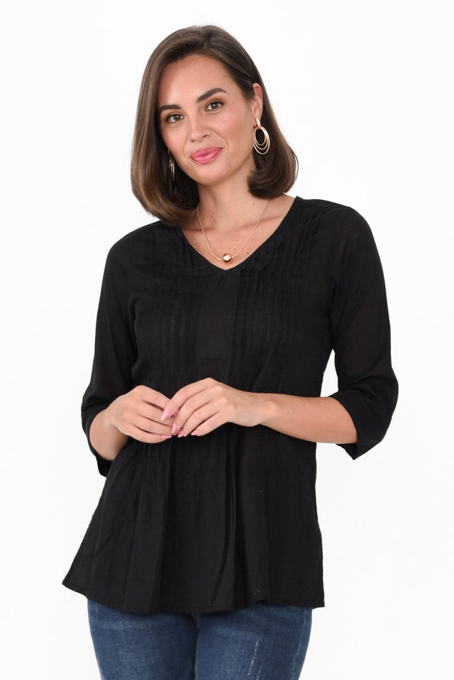 Aelia Black Crinkle Cotton Top neckline_V Neck print_Plain sleevetype_Straight length_Hip hem_Curved sleeve_Half TOPS    alt text|model:MJ