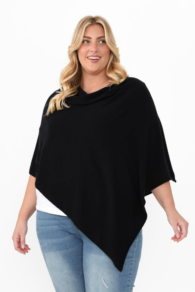 plus-size,plus-size-winter-clothing,plus-size-outerwear,curve-knits-jackets,plus-size-ponchos,alt text|model:Caitlin