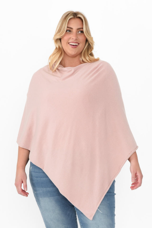 plus-size,plus-size-outerwear,plus-size-ponchos,alt text|model:Caitlin