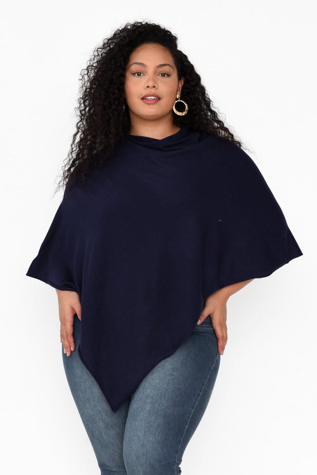 plus-size,plus-size-winter-clothing,plus-size-outerwear,plus-size-ponchos  alt text|model:Maiana image 7