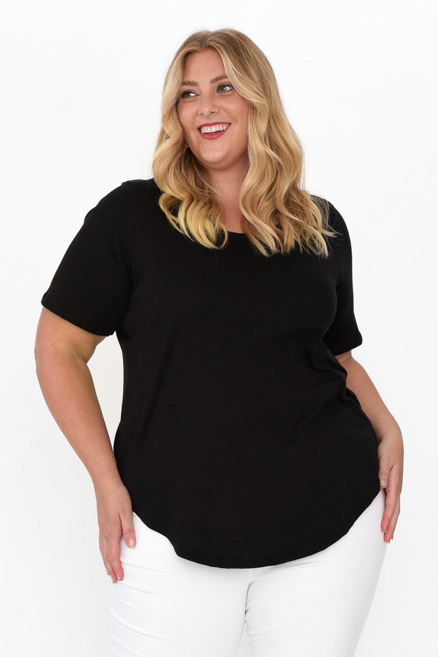 plus-size,curve-basics,curve-tops,plus-size-sleeved-tops,plus-size-cotton-tops,plus-size-basic-tops  alt text|model:Caitlin