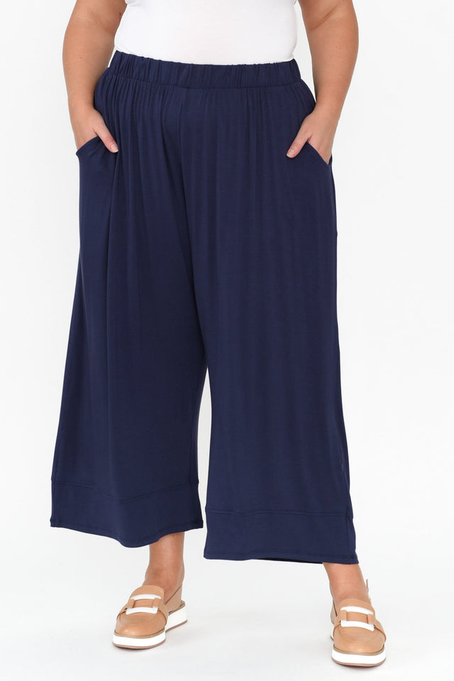 plus-size,curve-bottoms,plus-size-pants,alt text|model:Caitlin;wearing:US 16 image 8