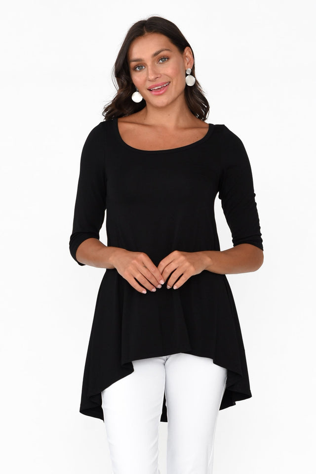 Black Bamboo Hi Lo Hem Top neckline_Round   alt text|model:Brontie image 1