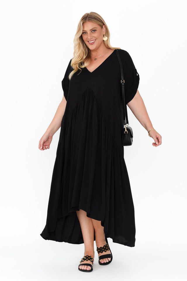 plus-size,curve-basics,curve-dresses,plus-size-sleeved-dresses,plus-size-below-knee-dresses,plus-size-maxi-dresses,plus-size-basic-dresses,plus-size-summer-dresses,alt text|model:Caitlin image 9