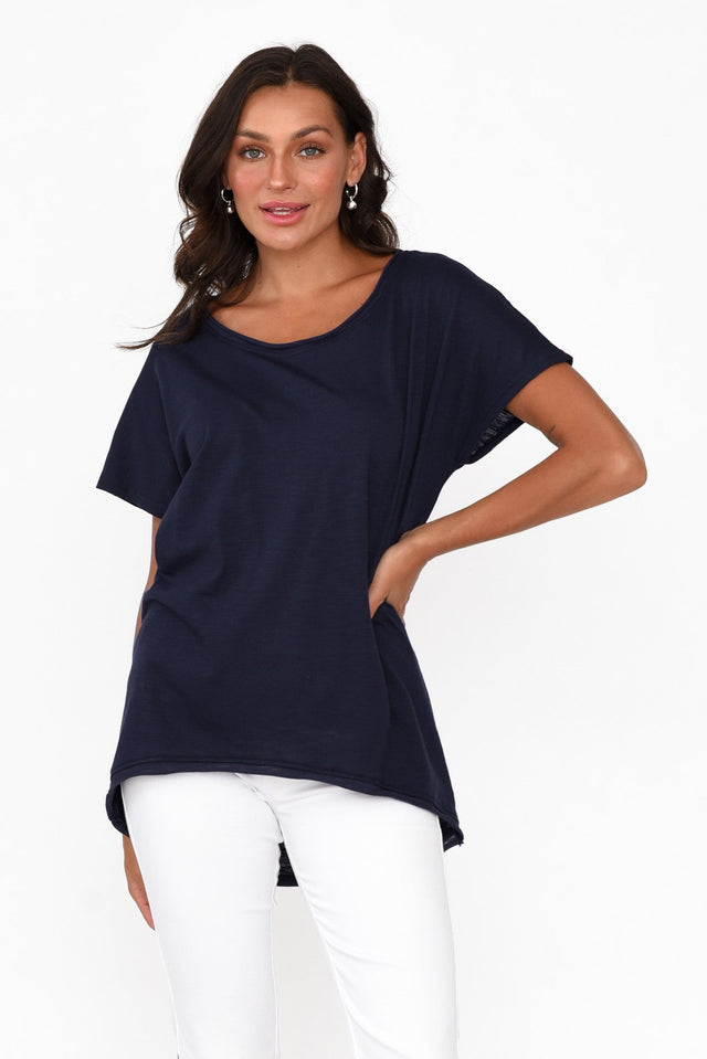 Cindi Navy Cotton Blend Tee neckline_Round   alt text|model:Brontie