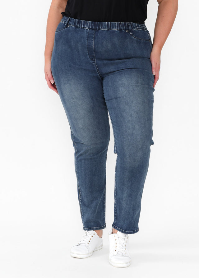 plus-size,curve-basics,curve-bottoms,plus-size-pants,plus-size-jeans,plus-size-basic-bottoms,alt text|model:Caitlin