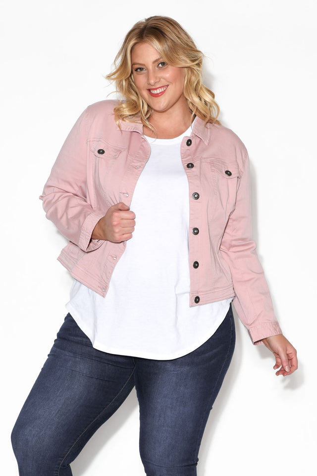 plus-size,plus-size-winter,plus-size-jackets,facebook-new-for-you  alt text|model:Caitlin image 7