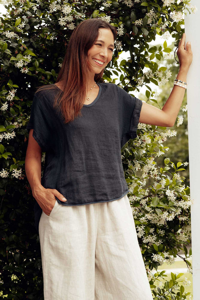 Dorian Navy Linen Cotton Top