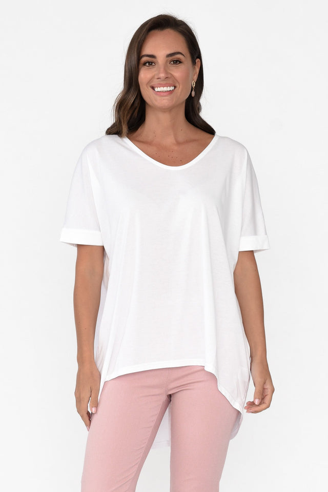 Emiko White Drape Cotton Top neckline_Round  alt text|model:MJ