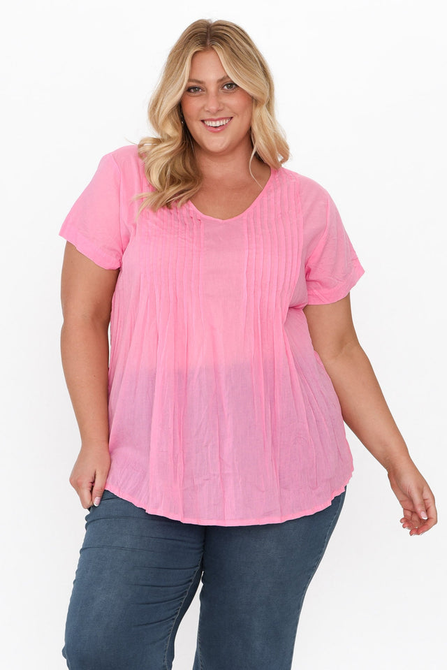 plus-size,curve-tops,plus-size-cotton-tops  alt text|model:Caitlin