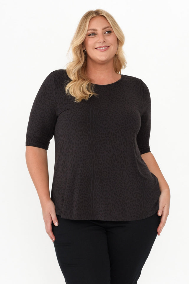 plus-size,curve-basics,curve-tops,plus-size-sleeved-tops,plus-size-basic-tops,alt text|model:Caitlin;wearing:/US 14