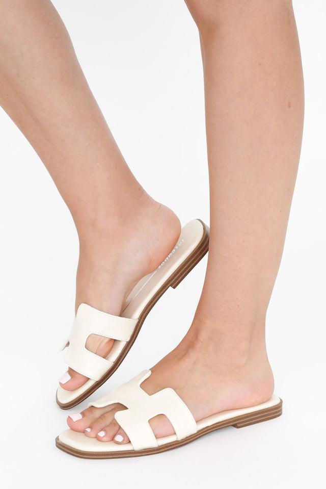 Hacette Ivory Cut Out Slide