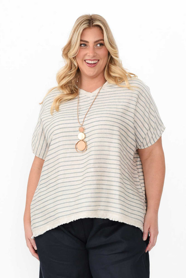 plus-size,curve-tops,plus-size-linen-tops,alt text|model:Caitlin