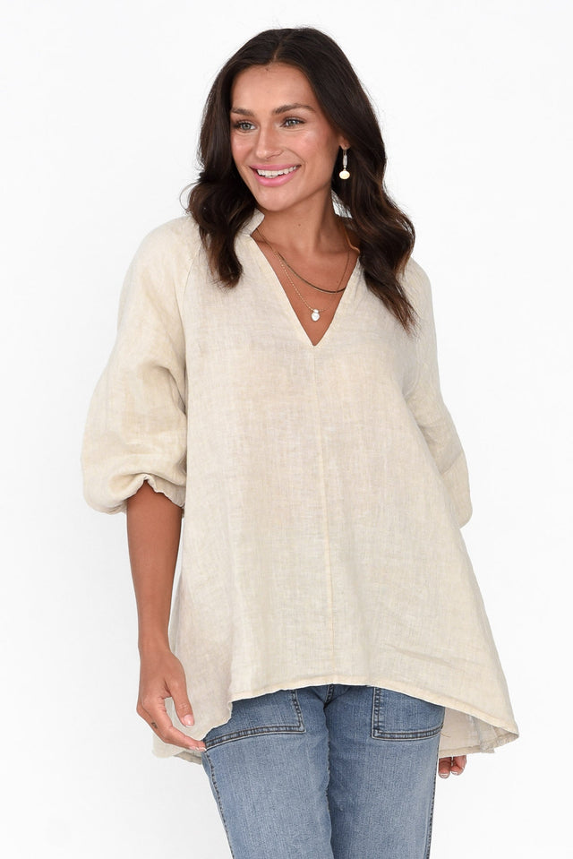 Hiram Beige Linen Top neckline_V Neck   alt text|model:Brontie image 1