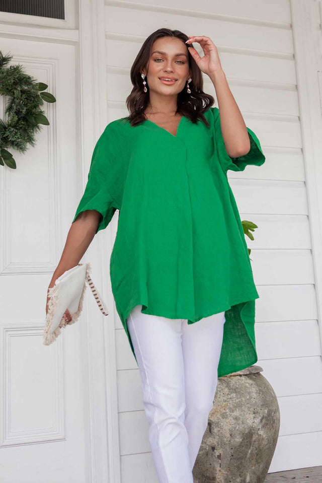 Holland Green Linen V Neck Tunic neckline_V Neck   alt text|model:Imogen