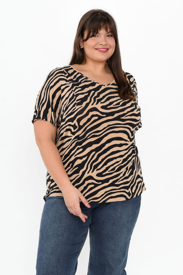 plus-size,curve-tops,alt text|model:Gabby