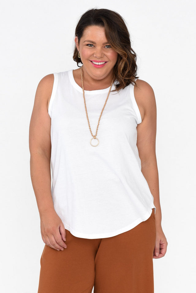 plus-size,curve-basics,curve-tops,plus-size-sleeveless-tops,plus-size-cotton-tops,plus-size-basic-tops  alt text|model:Stacey