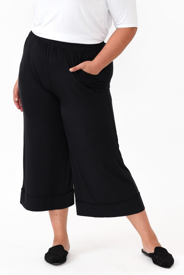 plus-size,curve-basics,curve-bottoms,plus-size-pants,plus-size-basic-bottoms,facebook-new-for-you,plus-size-work-edit  alt text|model:Maiana