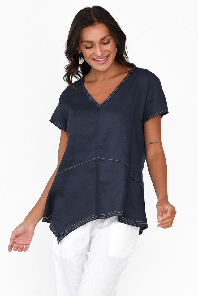 Lindy Navy Linen V Neck Top neckline_V Neck  alt text|model:Brontie;wearing:S/M