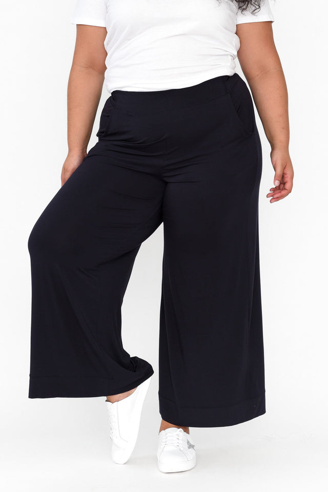 plus-size,curve-bottoms,plus-size-pants,plus-size-work-edit  alt text|model:Maiana image 6