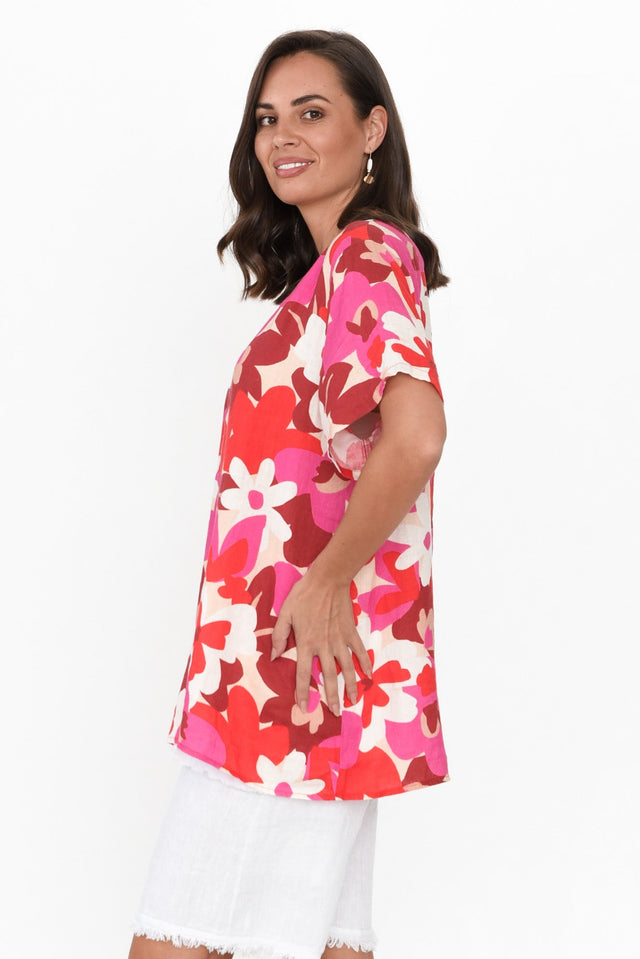 Lorelei Red Floral Linen Top neckline_Round  alt text|model:MJ