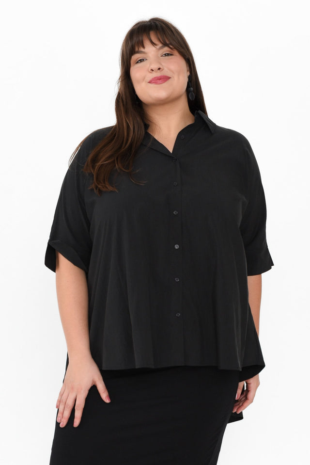 plus-size,curve-tops,plus-size-shirts,alt text|model:Gabby