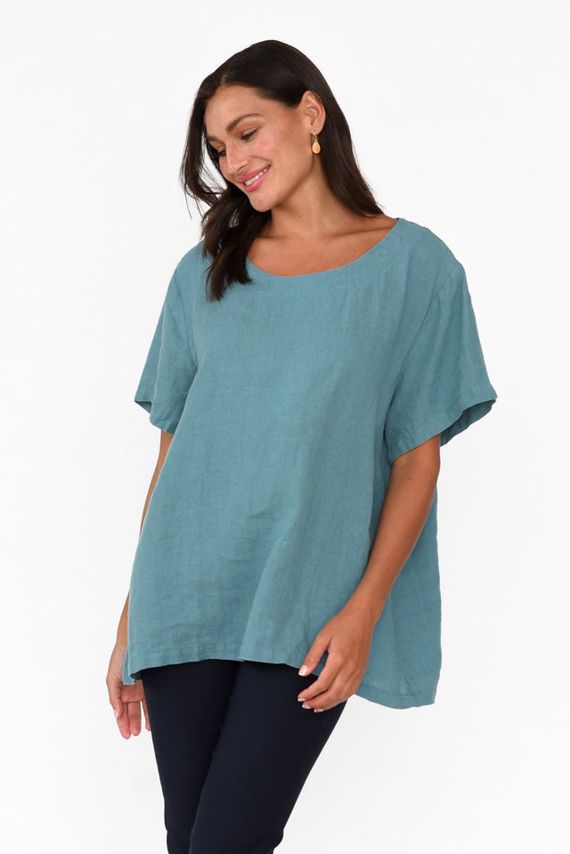 Micah Teal Linen Scoop Neck Top neckline_Round  alt text|model: Brontie;wearing:S/M