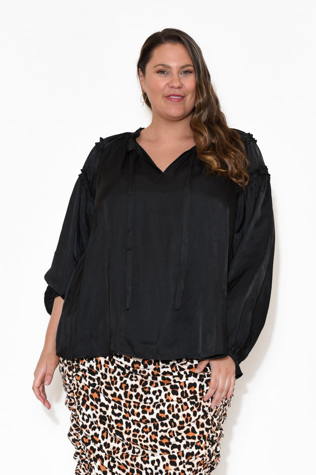 curve-tops,plus-size,plus-size-sleeved-tops,facebook-new-for-you,plus-size-work-edit alt text|model:Amelia;wearing:/US 12 image 8