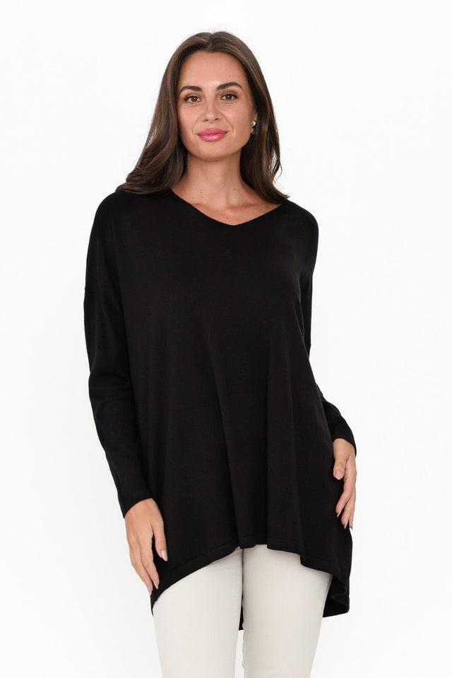 Piper Black V Neck Knit Jumper neckline_V Neck  alt text|model:MJ