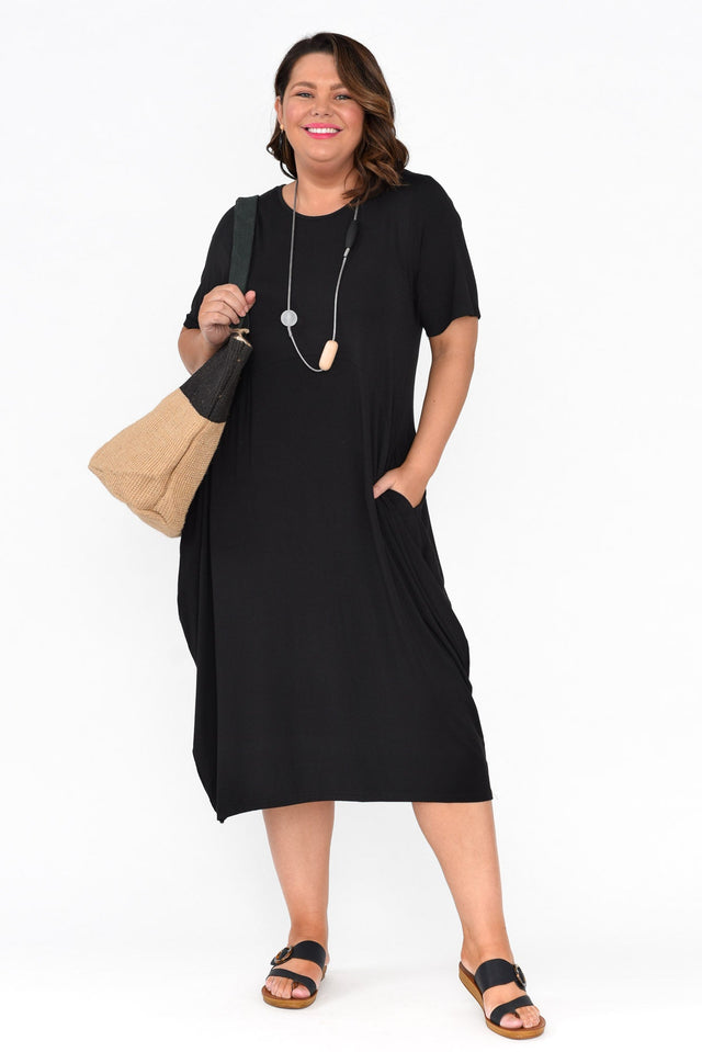 plus-size,curve-dresses,plus-size-sleeved-dresses,plus-size-below-knee-dresses,plus-size-midi-dresses,plus-size-bamboo-dresses,plus-size-basic-dresses,plus-size-summer-dresses  alt text|model:Stacey