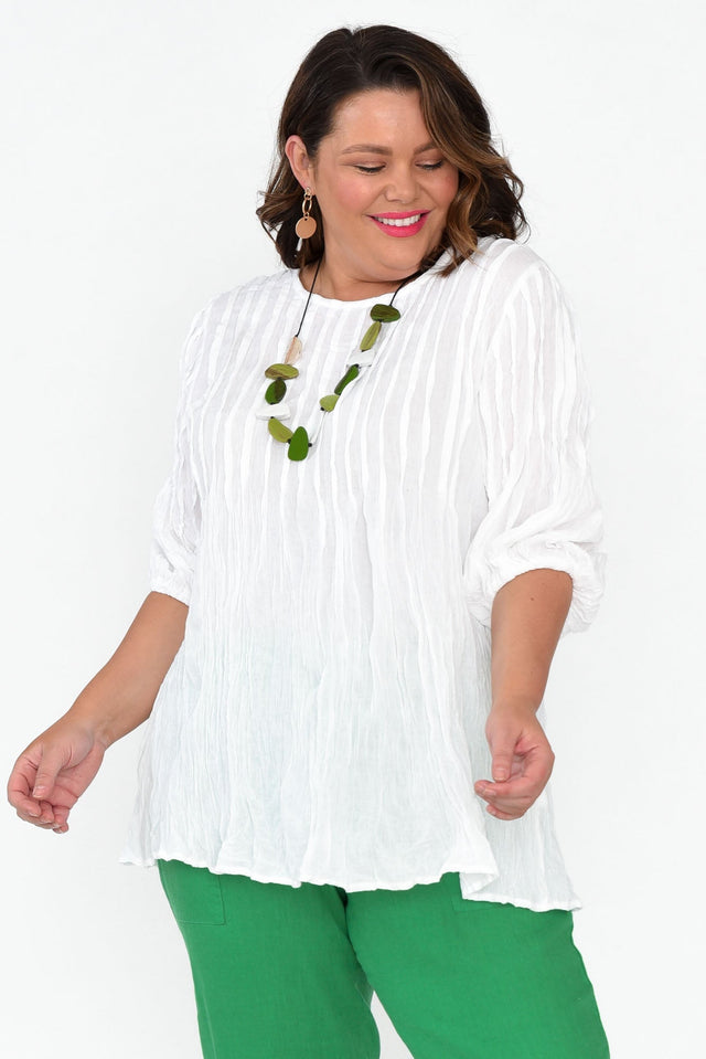 plus-size,curve-tops,plus-size-sleeved-tops,plus-size-cotton-tops  alt text|model:Stacey