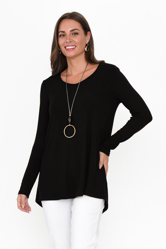 Shenali Black Long Sleeve Swing Top neckline_Round   alt text|model:MJ image 1