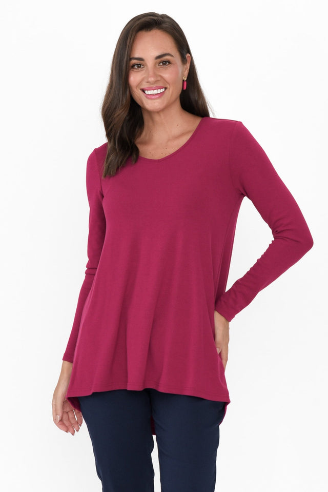 Shenali Magenta Long Sleeve Swing Top neckline_V Neck   alt text|model:MJ