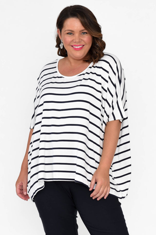 Sorronda White Stripe Bamboo Batwing Top neckline_Round  alt text|model:Stacey