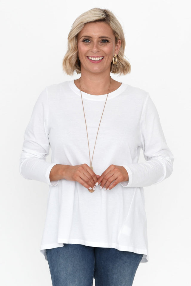 Sydney White Cotton Tee neckline_Round  alt text|model:Brooke;wearing:/US 8
