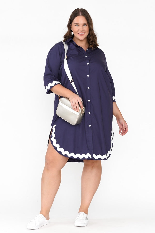 plus-size,curve-dresses,plus-size-sleeved-dresses,plus-size-below-knee-dresses,plus-size-cotton-dresses,plus-size-work-edit  alt text|model:Alicja