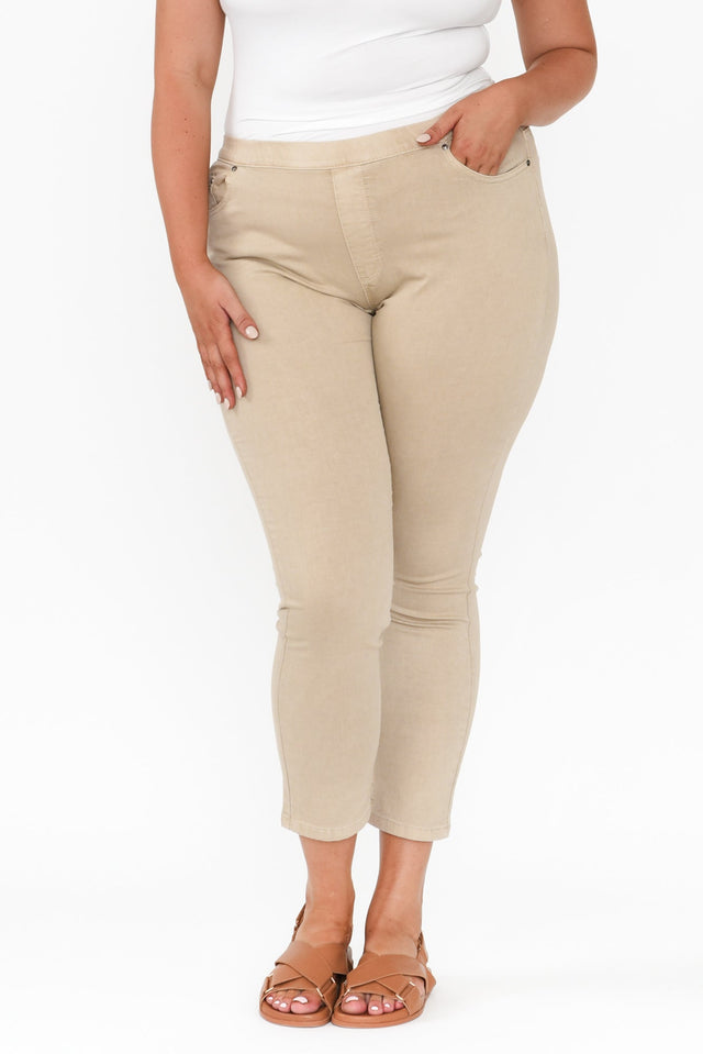 plus-size,curve-bottoms,plus-size-pants,plus-size-jeans,alt text|model:Shandre image 9